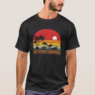 Camiseta Vintage Surfer Retro Surfing Beach Summer Vacation