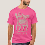 Camiseta Vintage Tractor Farmer Birthday Born In 1977 & Est<br><div class="desc">Vintage Tractor Farmer Birthday Born In 1977 & Established  .</div>
