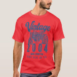 Camiseta Vintage Tractor Farmer Birthday Born In 2004 & Est<br><div class="desc">Vintage Tractor Farmer Birthday Born In 2004 & Established T-Shirt .</div>