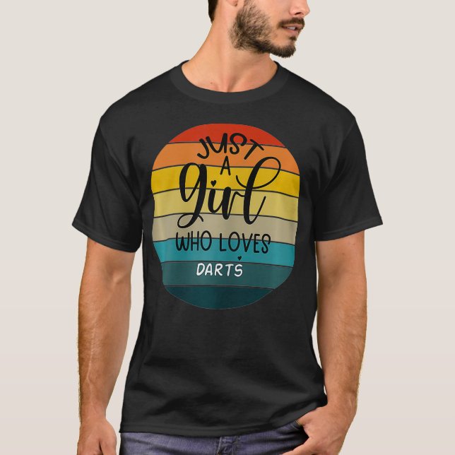 Camiseta Vintage Un Chica ama a los dardos (Anverso)