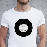 Camiseta Vinyl Record Vintage Music Lover Bachelparty<br><div class="desc">Elegante camiseta de fin de semana de estilo vintage de vinilo estilo soltero. El diseño incluye un registro de vinilo negro, un fin de semana de soltero de tipo de letra retro y un nombre y fecha personalizados. La parte posterior de la camisa se puede personalizar con el nombre y...</div>