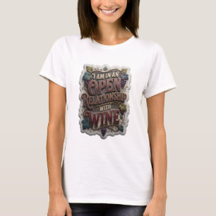 Camiseta Violeta ESTOY EN UNA RELACIÓN ABIERTA CON EL VINO