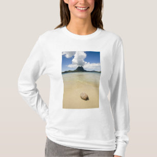 Camiseta Visita a pequeña isla para picnic en laguna en Bor