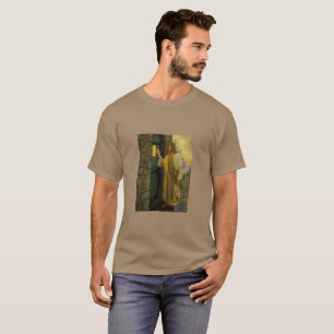 Camiseta Visita al amanecer Jesús tocando una puerta rústic