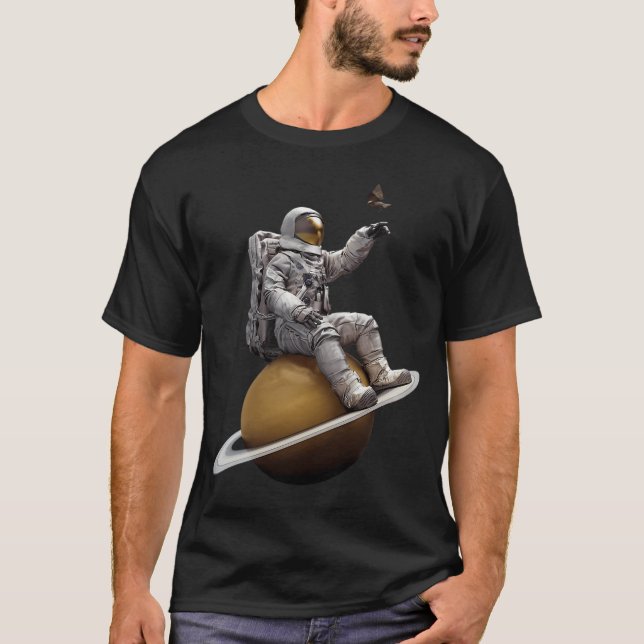 Camiseta Visitando Saturno (Anverso)
