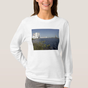 Camiseta Vista a través de la cuenca, el transbordador espa