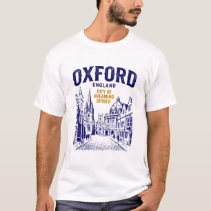 Camiseta Vista de la calzada con pináculos tradicionales en