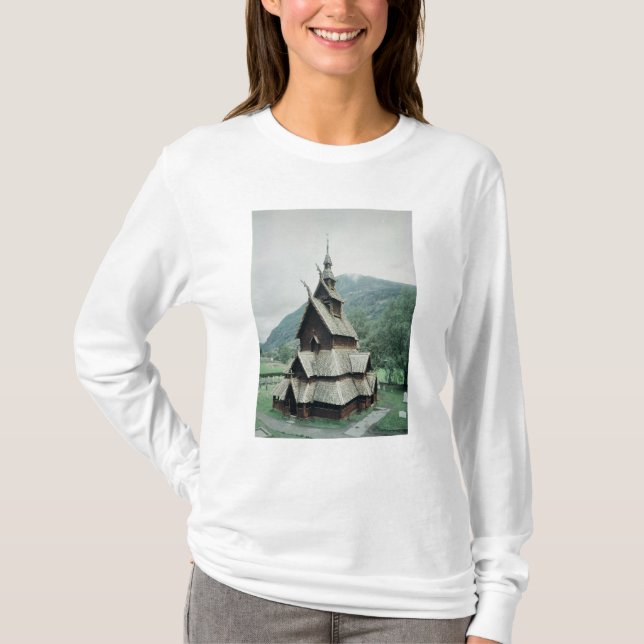 Camiseta Vista de la iglesia del bastón de Borgund, c.1150 (Anverso)