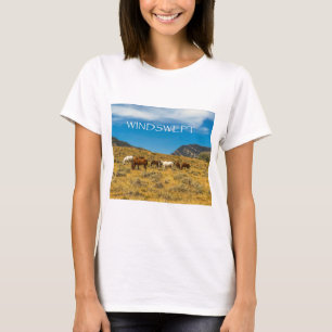 Camiseta Vista de la montaña azotada por el viento donde ca