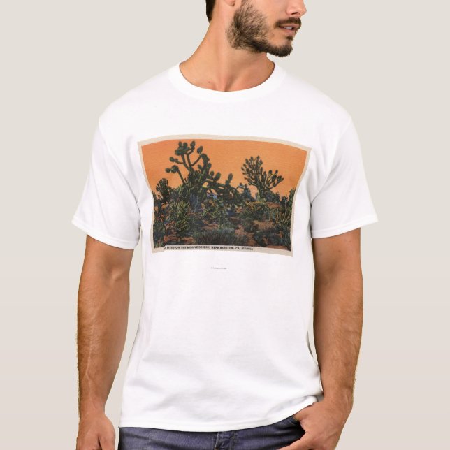 Camiseta Vista de los árboles de la yuca en el desierto del (Anverso)