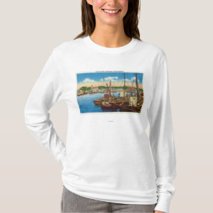 Camiseta Vista de los barcos de pesca en el puerto