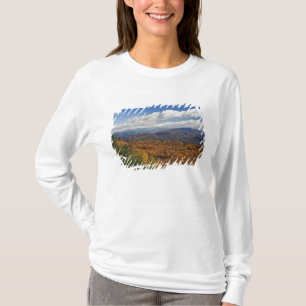 Camiseta Vista de otoño de las montañas del sur de los Apal
