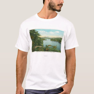 Camiseta Vista de un lago más bajo Saranac de la isla del