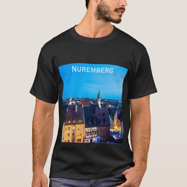 Camiseta Vista del casco antiguo de Nuremberg de noche (Anverso)