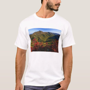 Camiseta Vista del otoño de Linville Gorge a menudo llamado