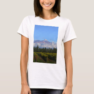 Camiseta Vista del viñedo con la montaña en fondo