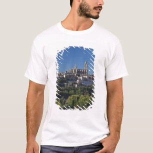 Camiseta Vista elevada de la ciudad con la Catedral de Sego