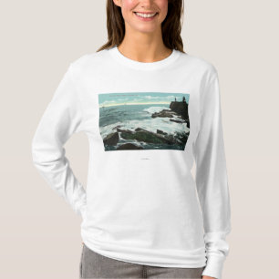 Camiseta Vista escénica de la cabaña del cabo de la orill