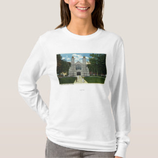Camiseta Vista exterior de la capilla de la universidad de