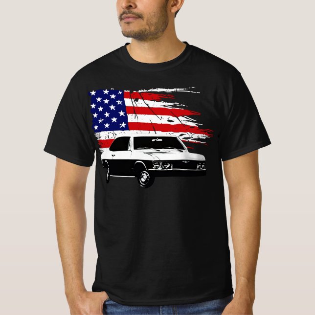 Camiseta Vista frontal de Corvair 1969 con el coche clásico (Anverso)
