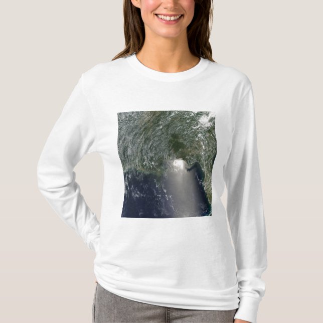 Camiseta Vista satelital de un derrame de petróleo (Anverso)