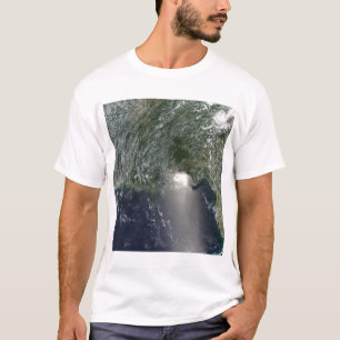 Camiseta Vista satelital de un derrame de petróleo