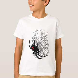 Camiseta viuda negra en tela de araña