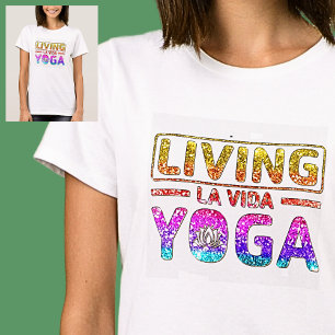 Camiseta Viviendo la vida Yoga Pastel Arcoiris en blanco