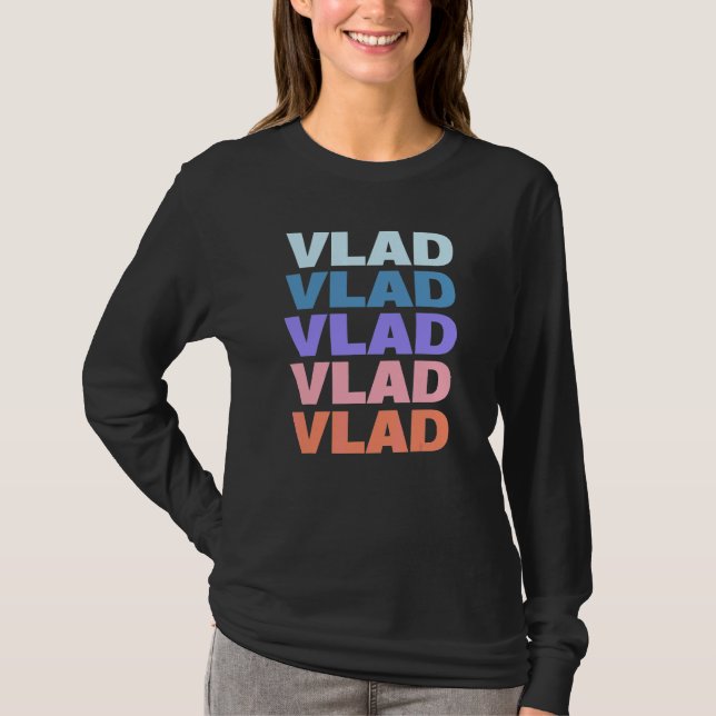 Camiseta Vlad de Texto Repetido Moderno (Anverso)