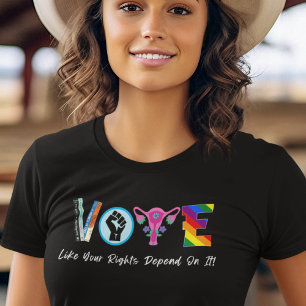 Camiseta Vota Como Tus Derechos Dependen De Eso Dk Bkgd