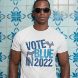 Camiseta Votar azul en 2022 Fiesta democrático aburrido<br><div class="desc">Vota azul en 2022. Camiseta de fiesta democrático de Guay para las elecciones de mitad de mandato. Un burro demócrata en las elecciones diseñó un burro sobre votar a demócrata en las elecciones para mejorar a Estados Unidos. Los votantes deben mantenerse activos en las razas estatales y locales.</div>
