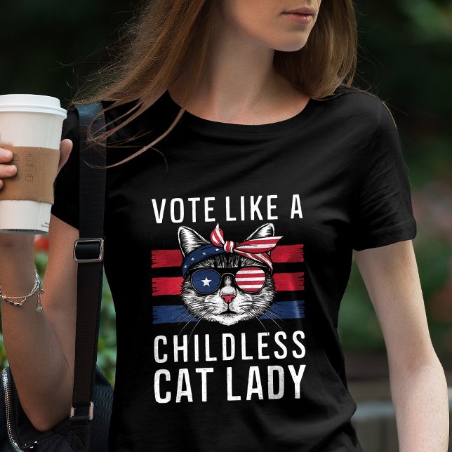 Camiseta Votar como un amante del gato sin hijos (Subido por el creador)