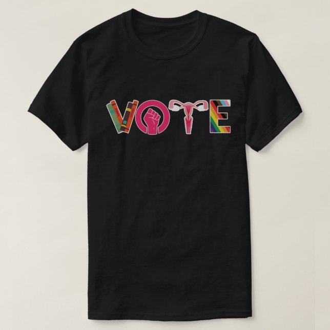 Camiseta VOTAR Libros Prohibidos Derechos Feministas LGBTQ+ (Diseño del anverso)