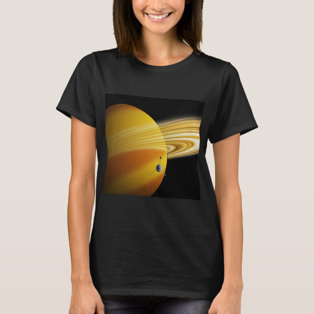 Camiseta Voyager que pasa por Saturno (Anverso)