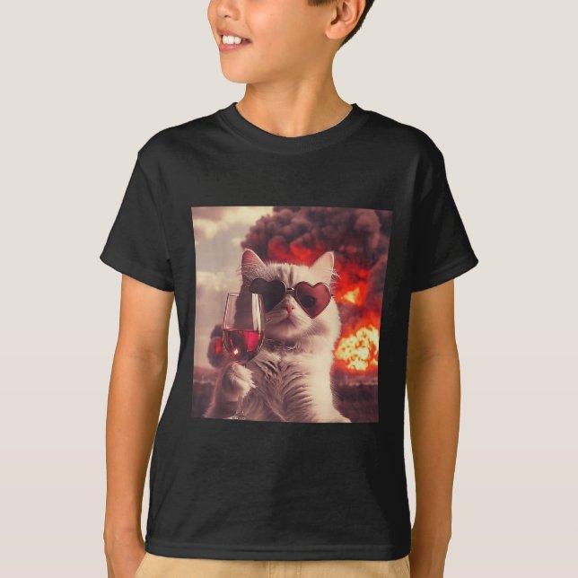 Camiseta Wacky Cat Holding Wine Selfi With Fire Funny Sungl (Anverso)