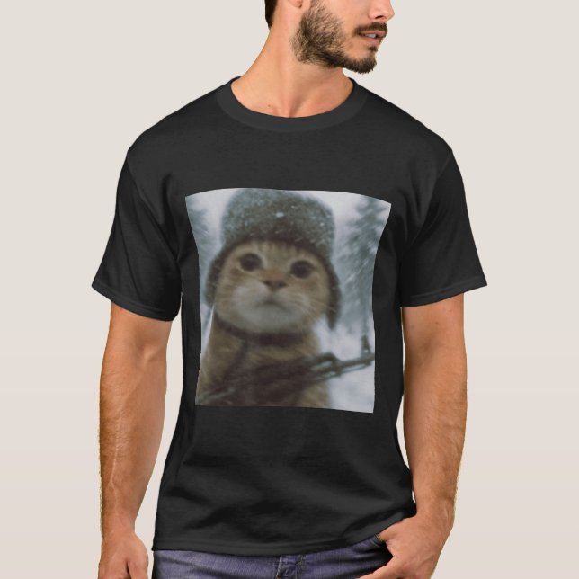 Camiseta Wacky Cat Snow Kitten Soldier Selfie With Gun Meme (Anverso)