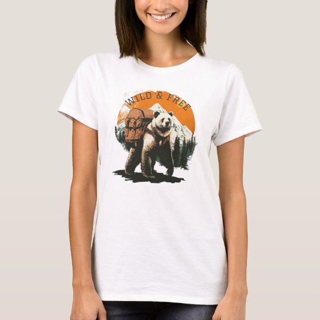 Camiseta Wander Wild, Trek Free – Hiking Bear T-Shirt (Anverso)
