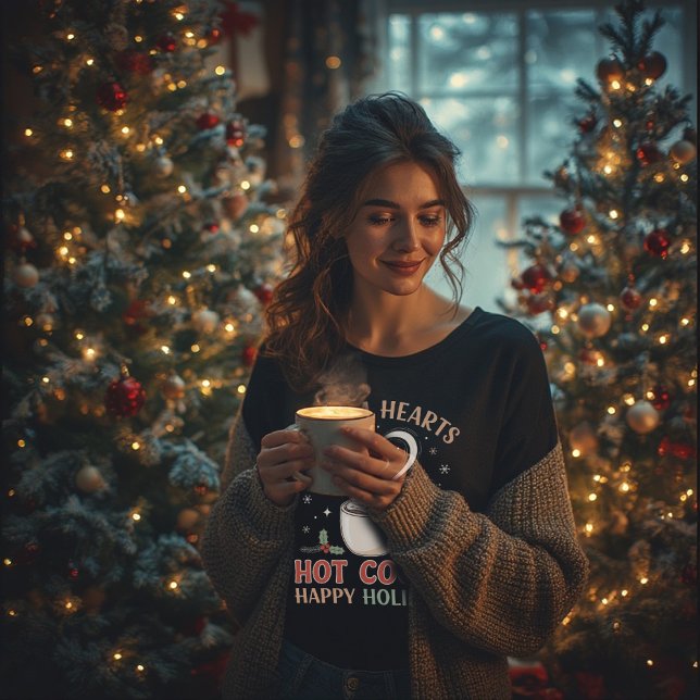 Camiseta Warm Hearts Hot Cocoa Happy Holidays – Cozy (Subido por el creador)