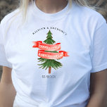 Camiseta Watercolor Pine Tree Merry Little Baby Shower<br><div class="desc">Celebre con estilo con estas camisetas de moda para bebés con ducha. Este diseño es fácil de personalizar con la redacción de tu evento especial y tus invitados estarán encantados cuando vean estas fabulosas camisetas. Se pueden encontrar elementos coincidentes en la colección.</div>