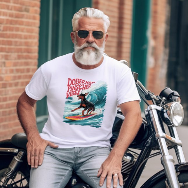 Camiseta Wave Rider: Doberman Pinscher Surfing en estilo (Subido por el creador)