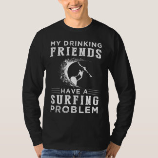 Camiseta Wave & Whiskey: Mis amigos que beben y su surf