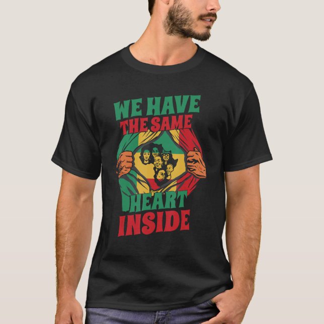 Camiseta We Have The Same Heart Inside Black History Month  (Anverso)