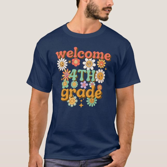 CAMISETA WELCOME 4TH GRADE  BACK TO SCHOOL FIRST DAY SCHOOL (Anverso)