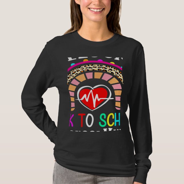 Camiseta Welcome Back To School Nurse First Day Of School (Anverso)