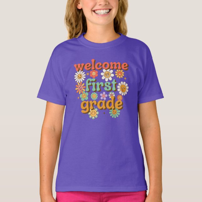 CAMISETA WELCOME FIRST GRADE  FIRST DAY OF SCHOOL BACK (Anverso)