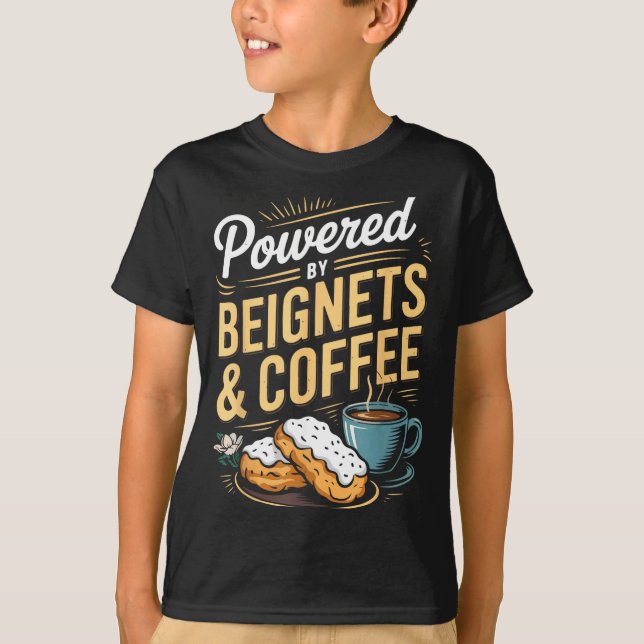 Camiseta Wered By Beignets And Coffee Funny New Orleans Quo (Anverso)