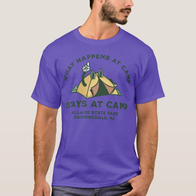 Camiseta What Happens At Camp Allaire State Park Farmingdal (Anverso)