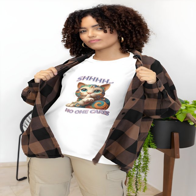 Camiseta Whimsical Cat Whispers Shhh A Nadie le importa (Subido por el creador)