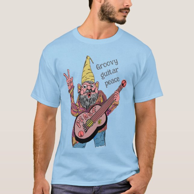 Camiseta Whimsical Gnome with Peace Guitar, Groovy 60s Vibe (Anverso)