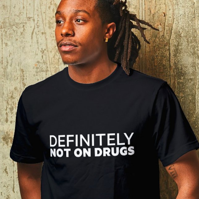 Camiseta Whimsical Unicorn Tee Sarcástico (Funny “Definitely Not on Drugs” shirt – sarcastic tee for rebels, jokers, or stoner humor fans)